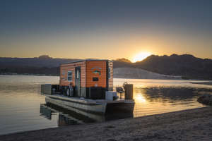 Heidi-Ho tiny houseboat